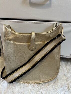 Ahdorned Metallic Gold Crossbody Shoulder Bag Faux Pebbled Leather